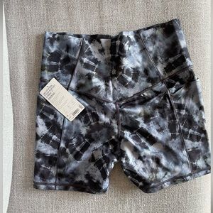 Brand New Athleta Salutation Stash Printed Shorts - Tags On